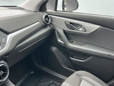 Used 2025 Chevrolet Blazer LT image 23