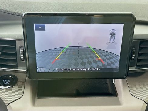 Used 2024 Ford Explorer XLT w/ Equipment Group 202A RWD image 14
