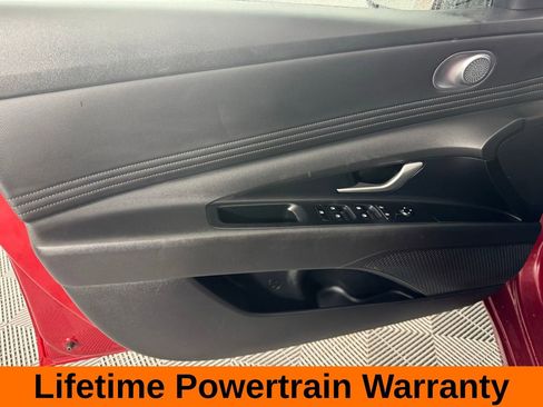 Used 2025 Hyundai Elantra SEL image 9