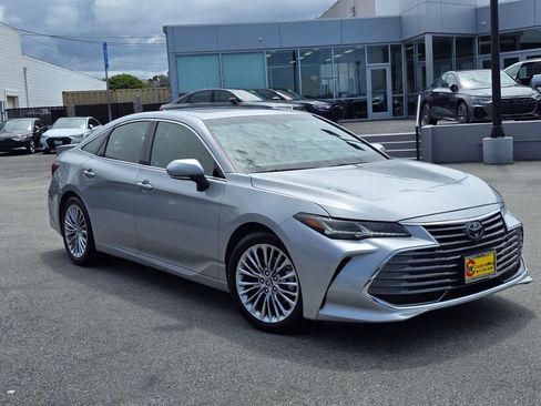 Used 2019 Toyota Avalon Limited w/ Advanced Safety Package FWD image 1