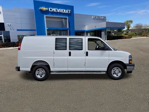Used 2025 Chevrolet Express 2500 w/ Driver Convenience Package RWD image 28