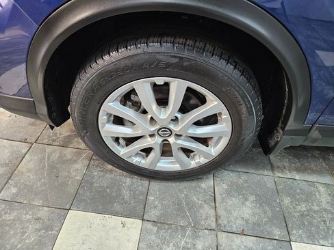 Used 2021 Nissan Rogue Sport S image 29