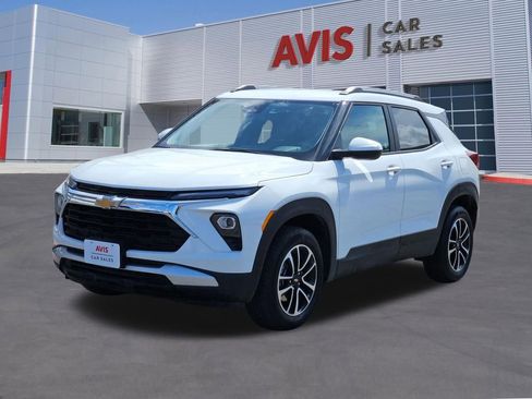 Used 2025 Chevrolet TrailBlazer LT AWD/4WD image 1