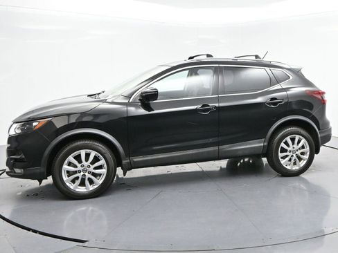 Used 2020 Nissan Rogue Sport SV w/ Technology Package FWD image 3