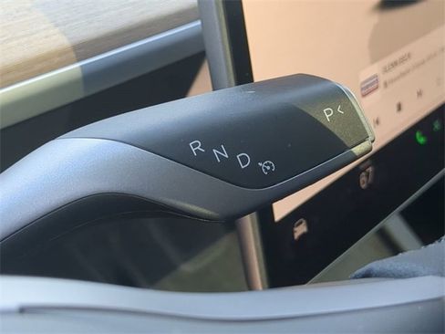 Used 2024 Tesla Model Y Long Range image 19