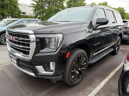 Used 2023 GMC Yukon SLT AWD/4WD image 2