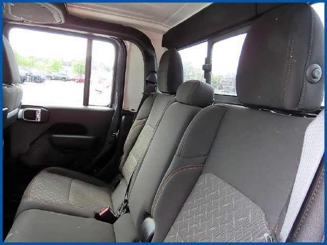 Certified 2026 Jeep Gladiator Mojave AWD/4WD image 11