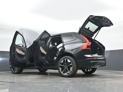 New 2026 Volvo XC60 B5 Plus w/ Protection Package Premier AWD/4WD image 57