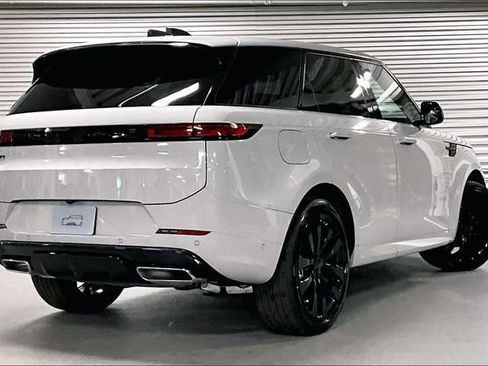 New 2026 Land Rover Range Rover Sport Dynamic SE AWD/4WD image 4