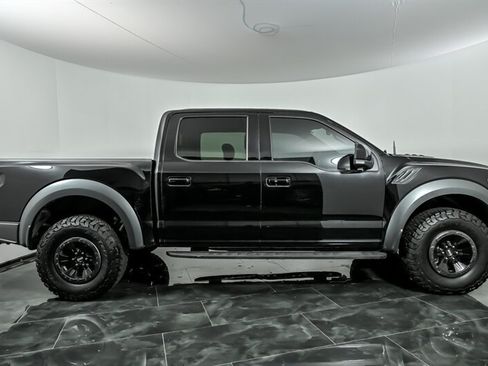 Used 2017 Ford F150 Raptor w/ Equipment Group 802A Luxury AWD/4WD image 9