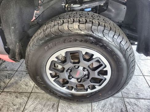Used 2024 Toyota Tacoma TRD Off-Road AWD/4WD image 10