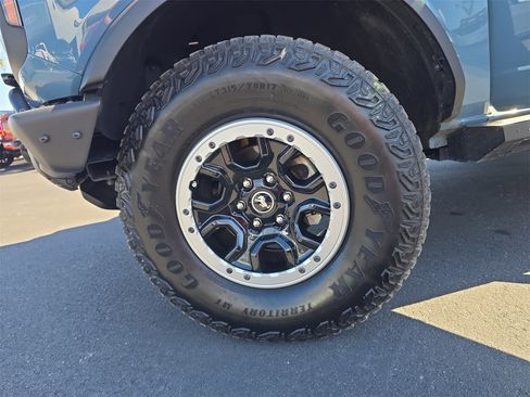 Certified 2021 Ford Bronco Black Diamond w/ Sasquatch Package image 24