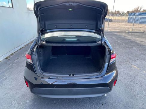 Used 2025 Toyota Corolla LE image 29