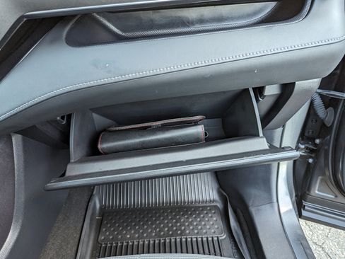 Used 2023 Toyota Highlander LE image 32