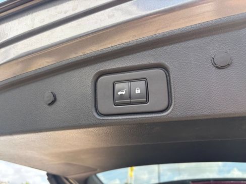 Used 2026 Nissan Pathfinder SV FWD image 23