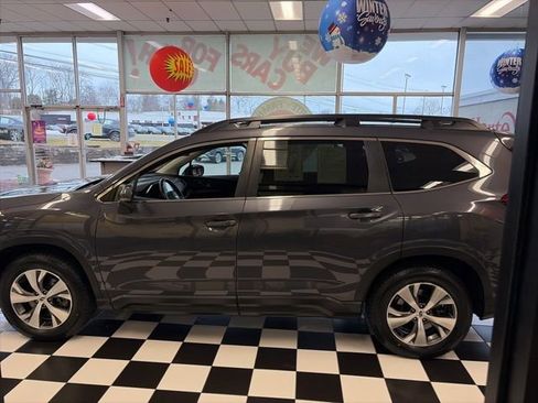 Used 2023 Subaru Ascent Premium w/ Convenience Package image 6