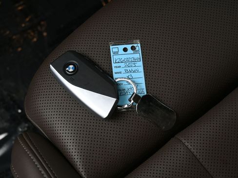 Used 2025 BMW X3 xDrive30i w/ M Sport Package image 19