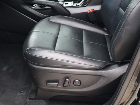 Used 2024 Kia Telluride EX w/ EX Captain's Chair Package FWD image 14