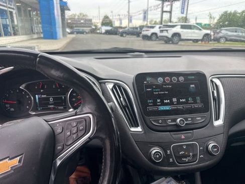 Used 2018 Chevrolet Malibu LT FWD image 5
