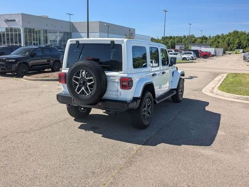 Used 2026 Jeep Wrangler Unlimited Sahara w/ Safety Group AWD/4WD image 5