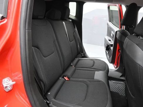 Used 2023 Jeep Renegade Latitude w/ Premium Group AWD/4WD image 24