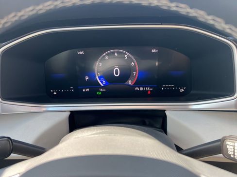 New 2026 Volkswagen Taos SE FWD image 16
