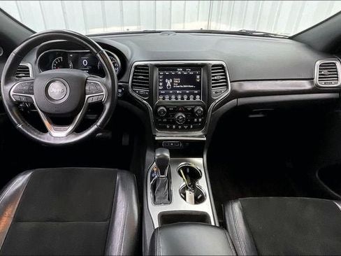 Used 2018 Jeep Grand Cherokee Altitude AWD/4WD image 15