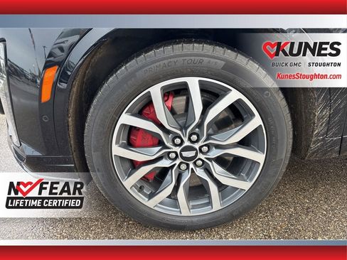 Used 2024 Cadillac XT6 Sport w/ Technology Package image 16