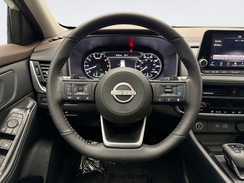 Used 2023 Nissan Rogue SV w/ SV Premium B Package AWD/4WD image 12