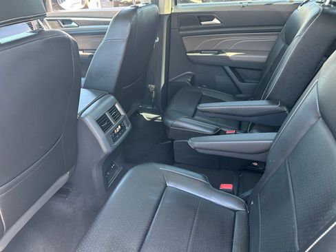 Used 2023 Volkswagen Atlas SE w/ Panoramic Sunroof Package AWD/4WD image 17