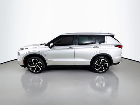 Used 2023 Mitsubishi Outlander SE FWD image 4