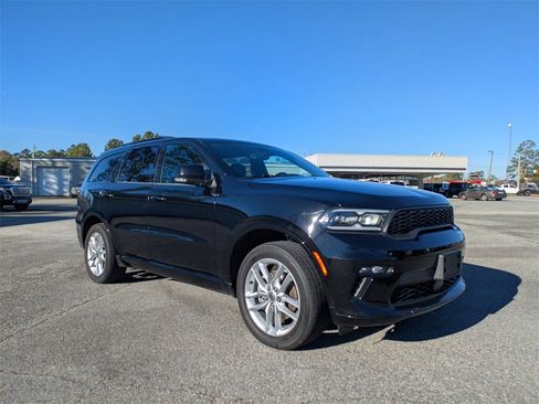 Used 2023 Dodge Durango GT image 3