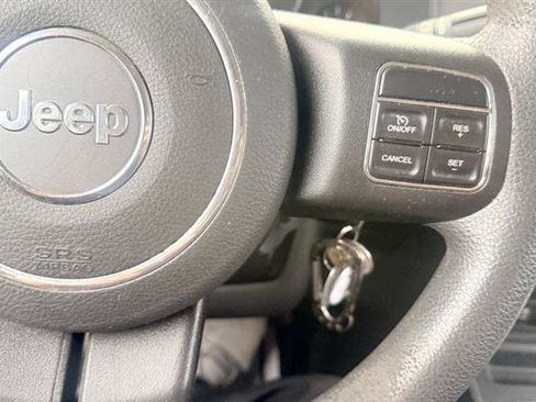 Used 2017 Jeep Patriot Sport w/ Power Value Group AWD/4WD image 18