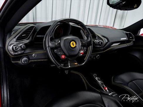 Used 2018 Ferrari 488 GTB RWD image 29