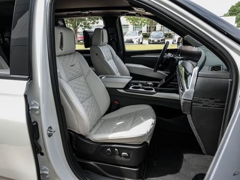 Used 2025 Cadillac Escalade V w/ LPO, ONYX Package AWD/4WD image 47