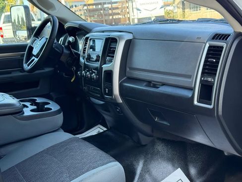 Used 2018 RAM 3500 SLT AWD/4WD image 18