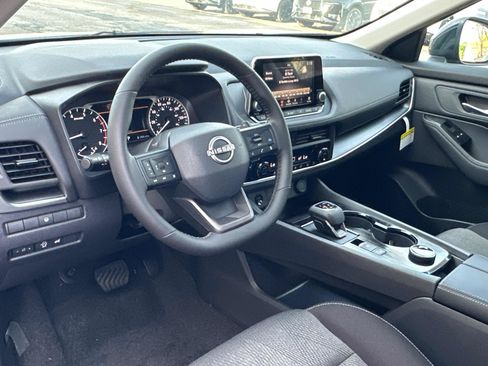 New 2026 Nissan Rogue SV w/ Cold Weather Package AWD/4WD image 32