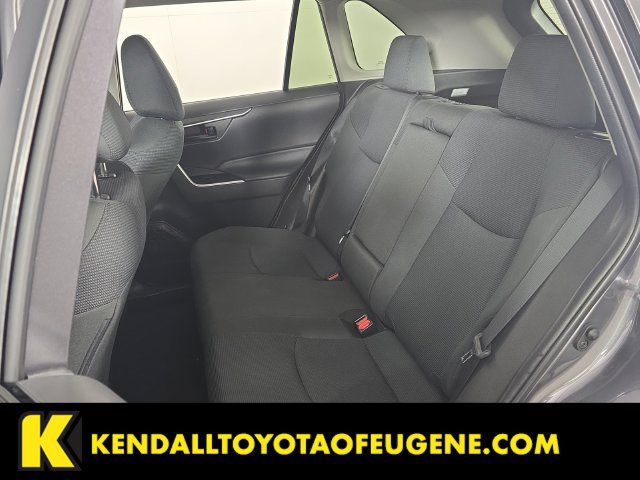 Used 2022 Toyota RAV4 LE AWD/4WD image 25
