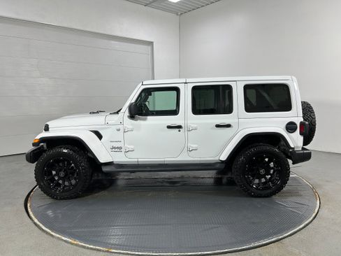 Used 2020 Jeep Wrangler Unlimited Sahara w/ Cold Weather Group image 21