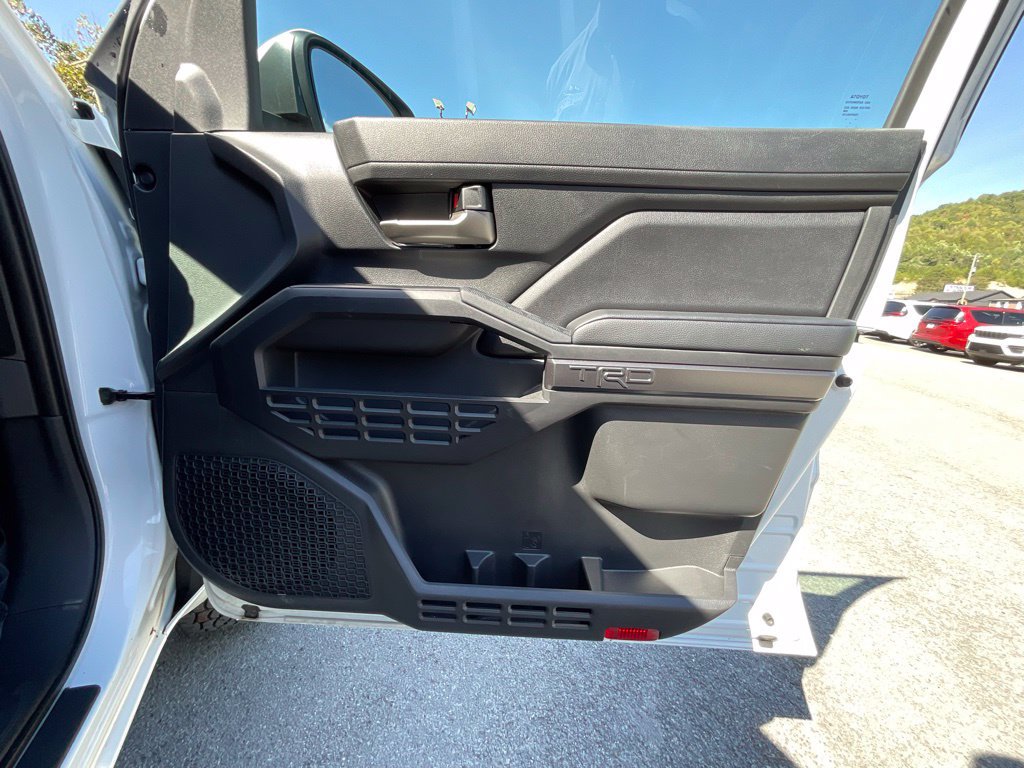 Used 2025 Toyota Tacoma TRD Off-Road AWD/4WD image 21