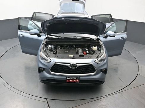 Certified 2022 Toyota Highlander XLE image 57