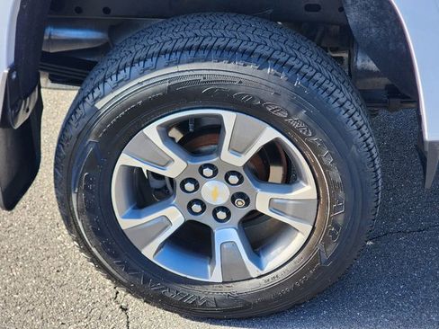 Used 2017 Chevrolet Colorado Z71 image 12