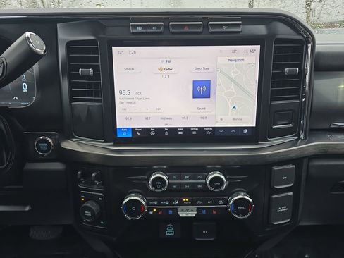 Used 2024 Ford F350 Lariat image 14