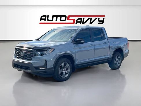 Used 2025 Honda Ridgeline TrailSport image 3