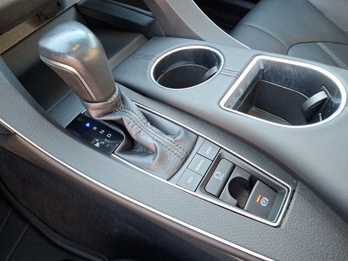 Used 2021 Toyota Avalon XLE w/ Moonroof Package image 17