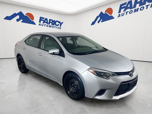 Used 2016 Toyota Corolla LE FWD image 3