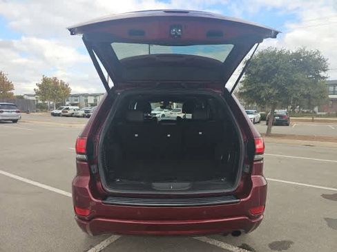 Used 2018 Jeep Grand Cherokee Altitude image 21