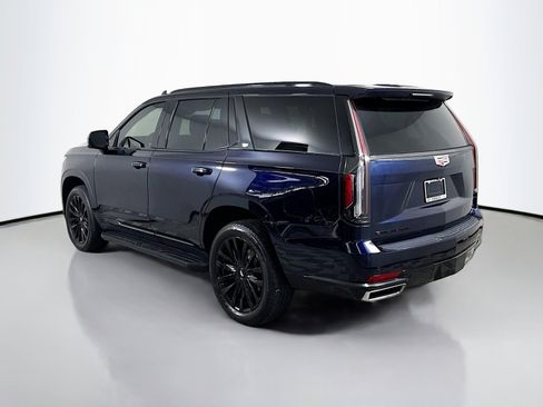 Used 2021 Cadillac Escalade Premium Luxury image 3