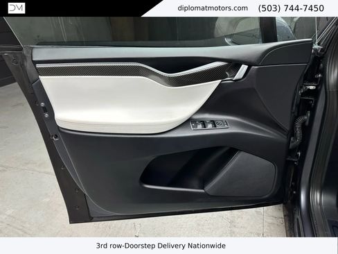 Used 2018 Tesla Model X 75D image 23