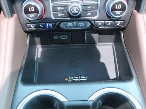 Used 2023 Chevrolet Tahoe High Country AWD/4WD image 35